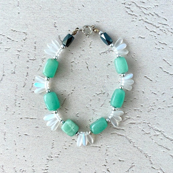 Green Gem Mermaid Inspired Glass Bracelet - Moss Green Glass Bracelet - Picture 4 of 4